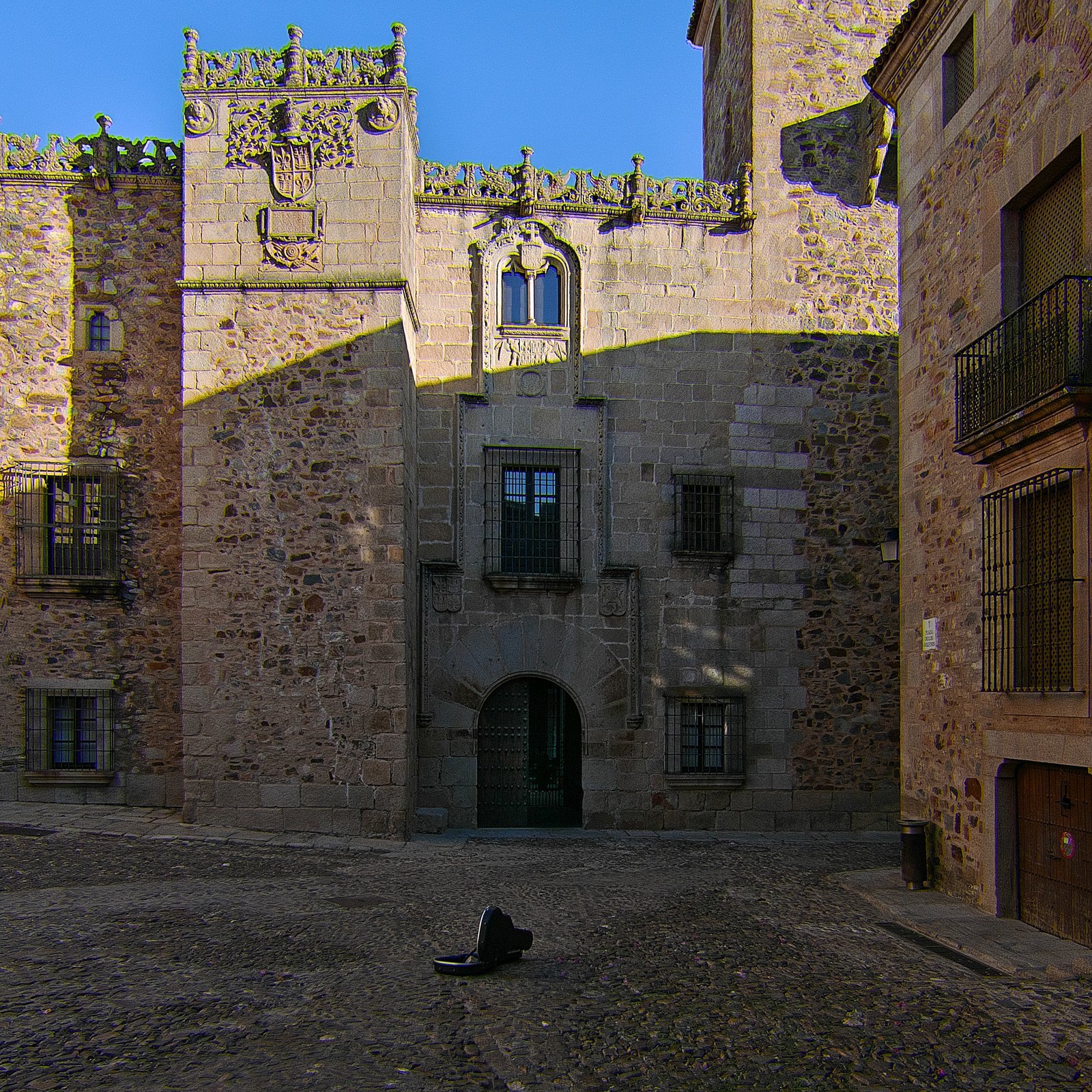 Crestería del Palacio de los Golfines de Abajo